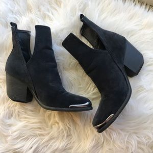 Mi.iM Black Cutout Ankle Booties size 6